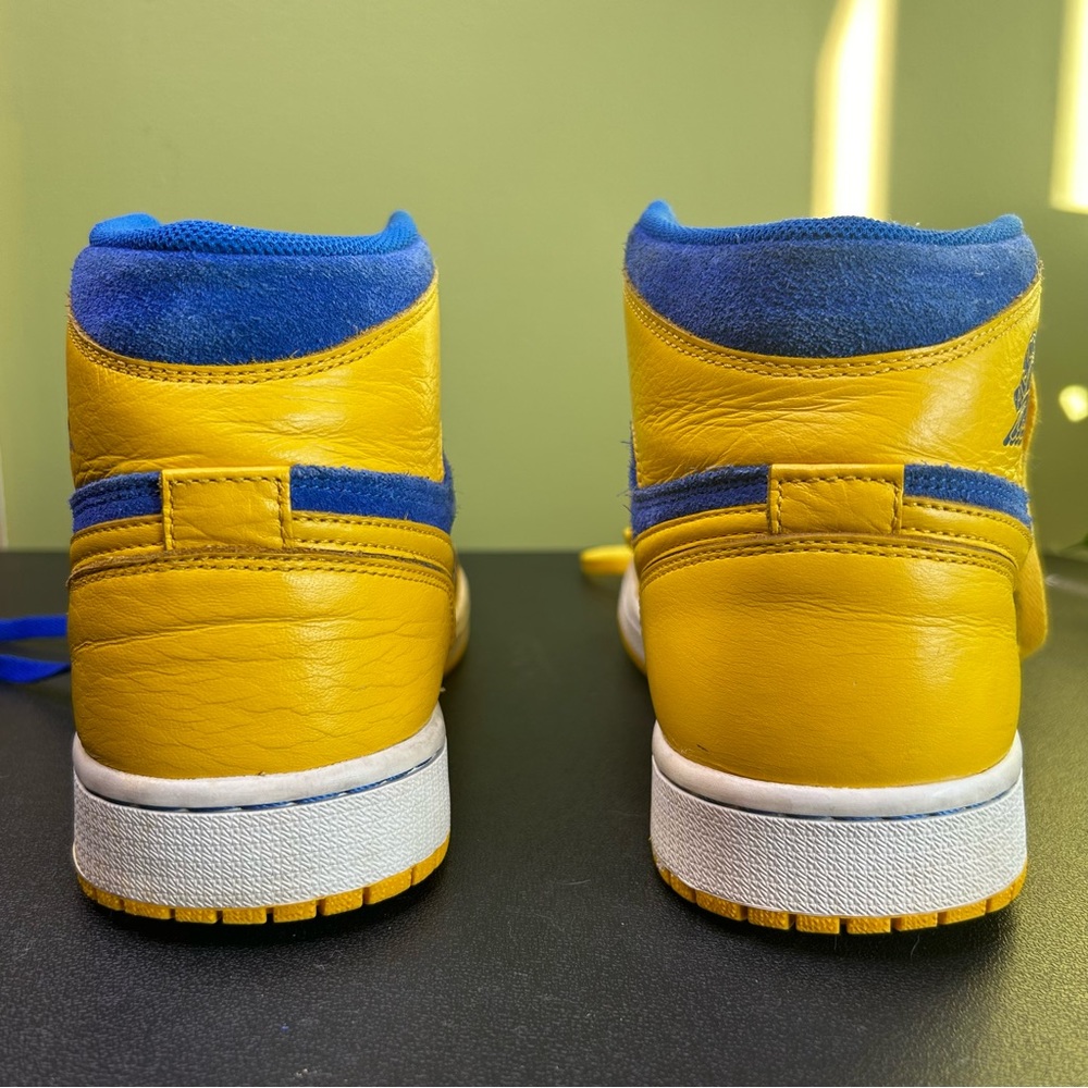 Air Jordan 1 Retro High OG "Laney" (2013) - Picture 6 of 9